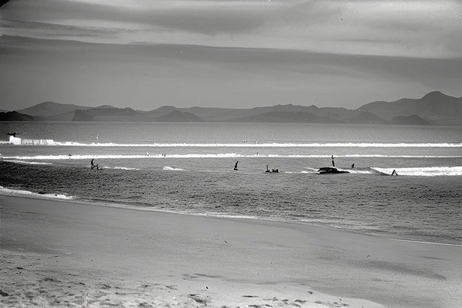 la playa en zarauz, años 50, fotografía en blanco y negro. nostalgia, primer plano