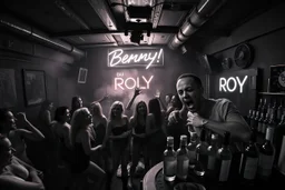 dans golv på en nedsliten sunkig techno club, många personer som dansar, yppiga kvinnor, scen rök och ljus strobes, svartvit bild, en del personer ser in i kameran och skriker: "Benny!" och en Neon Skylt med texten "DJ ROY" på väggen, DJ Roy skriker rätt in i kameran, öppen mun, mycket flaskor och glas i baren
