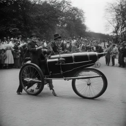 [very impressive high res masterpiece in Kodak Eastman 5247, by Stanley Kubrick] Il montait un destrier qui avait belle allure, était vêtu d’un haubert argenté, et son heaume était couvert d’un mélange contrasté d’or et de pierreries ouvrés de main de maître selon son désir, au-dessus duquel était fixée, bien au centre, une roue qui se mettait à tourner lorsqu’il joutait. Une précieuse zibeline ornait tout son heaume brillant qui était parcouru, au-dessus de ses yeux, par une bande dorée d’une