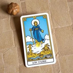 A Tarot card can also be an SD card.