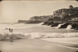 [VOYAGE ART DÉCO (1925)] landifornia: the beach at biarritz with surfing waves