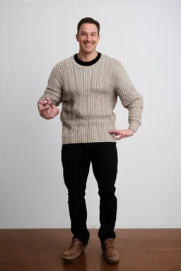 tim mit pullover der über die knie geht