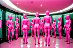 Hyperrealistisch stämmige, üppige Frauen völlig verhüllt von identischen pinkfarben glänzenden Ganzkörper-Zentai mit geschlossenem Visier in pinkfarbenem, geschlossenem Helm stehen Schlange vor Drehkreuz auf gekacheltem Flur