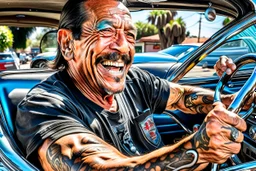 Fotorealistisch Danny Trejo breit grinsend mit offenem Haar in ölverschmiertem Mechaniker Overall fährt Muscle Car