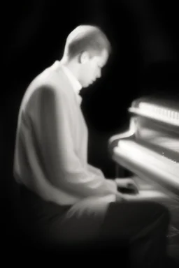 Hombre, pianista, tocando el piano, mirando hacia su derecha, fuertemente iluminado desde, blanco y negro vaporoso, al estilo del fotógrafo Hugo Alonso