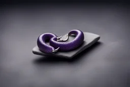 запонка. Одна-единственная, изящная, выполненная в виде миниатюрной пурпурной змеи, кусающей свой собственный хвост. Она лежала на сером камне, холодно поблескивая в тусклом свете. в стиле знака логотипного