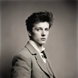 Color picture in a Theater in Paris: Biographie, photographie et citations de Arthur Rimbaud. Jean Nicolas Arthur Rimbaud est un poète français