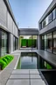 Placeholder: Vista exterior de patio. Piscina minimalista de concreto con borde desbordante 2,5 metros x 6 metros. Unida a galería con parrillero y living/cocina/comedor de 11 metros x 4,5 metros. Con puerta balcón unida a pileta