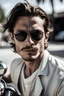 Placeholder: Homme 30 cheveux yeux noisette très beau chemise blanche lunettes de soleil rai ban sur une moto honda