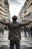 Placeholder: Un hombre de espaldas saluda con los brazos abiertos en señal de acogida en mitad de la calle de una ciudad