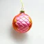 Placeholder: boule de Noël en tissu matelassé , rose et orange et or,, autochrome