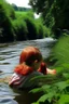 Placeholder: caperucita roja asomándose al río