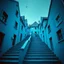 Placeholder: Fotografia di strada assurda e falsa orripilante blu weirdcore dai colori vivaci, liminalcore. Escher. Confusione geometrica. Scale che scendono. Yves Tanguy. Non luogo falso, inusuale. Le case sono false e dipinte di nero chiaro con cose stilizzate e dettagli. Ci sono finestrelle false quadrate, che danno un senso distopico e molto surreale, disposte in modo casuale. L'atmosfera generale sembra noiosa e onirica, con un contrasto tra elementi reali ed elementi dipinti falsi, René Magritte