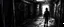 Placeholder: boceto un periodista entra en un oscuro laberinto distípico buscando pistas